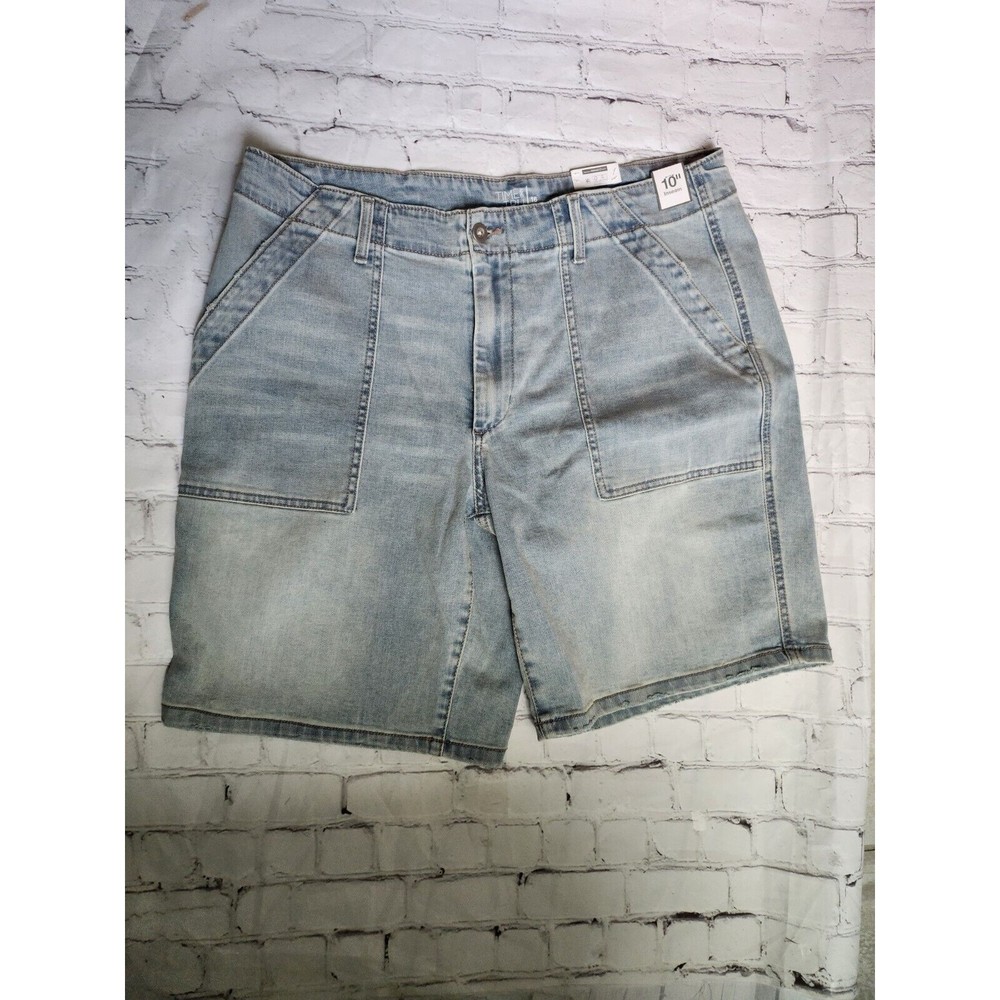 Time & Tru Women's  Light Wash Blue Denim Utility Bermuda Shorts Size 8